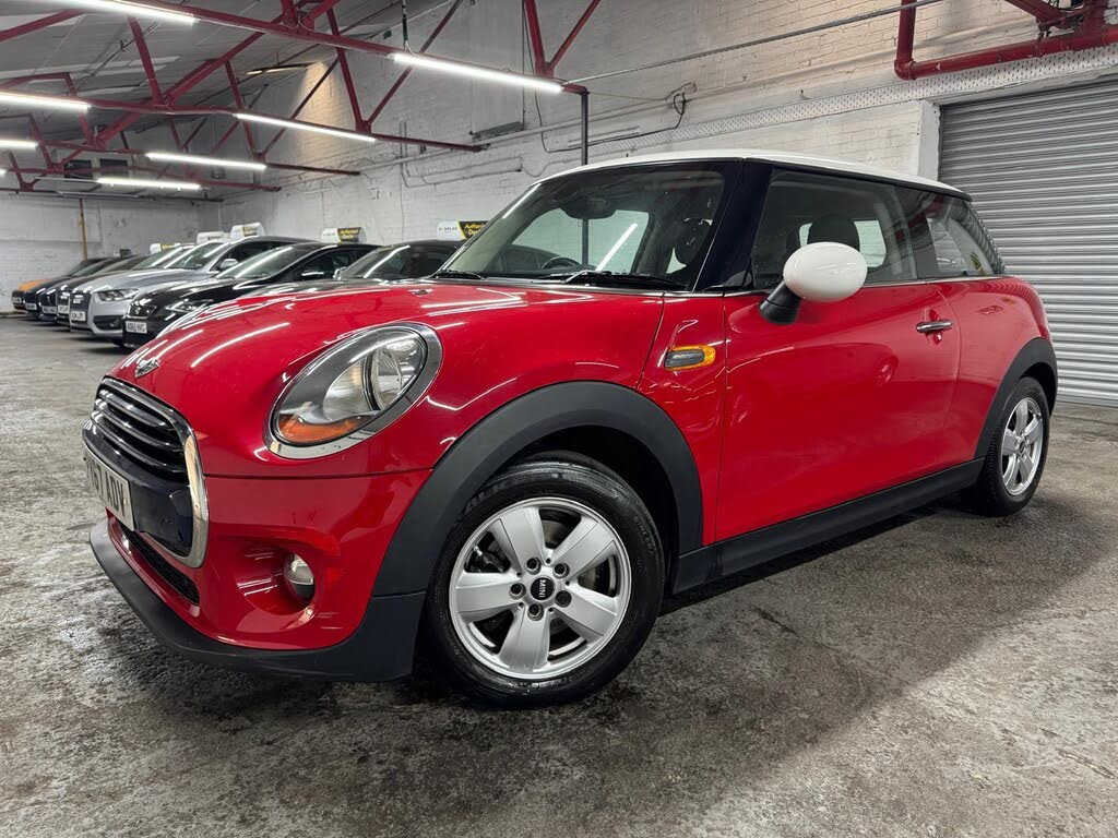2017 MINI Cooper 1.5 Cooper (s/s) Hatchback 3d