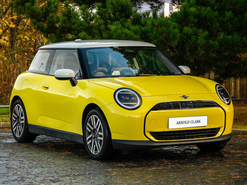 2024 MINI Cooper E Cooper E Classic