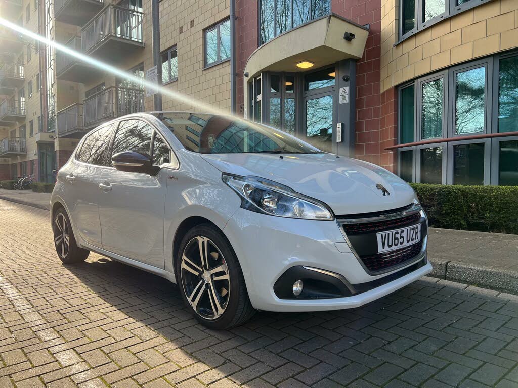 2015 Peugeot 208 1.2 PureTech GT Line 5d