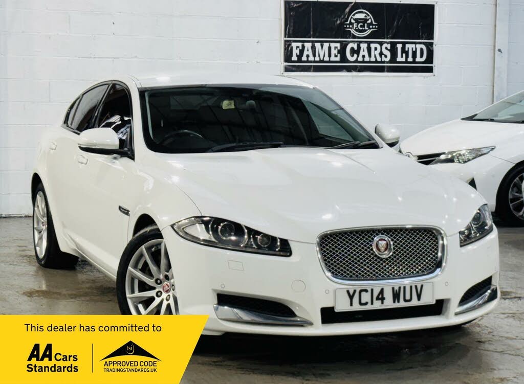 2014 Jaguar XF 3.0TD Luxury Saloon 4d