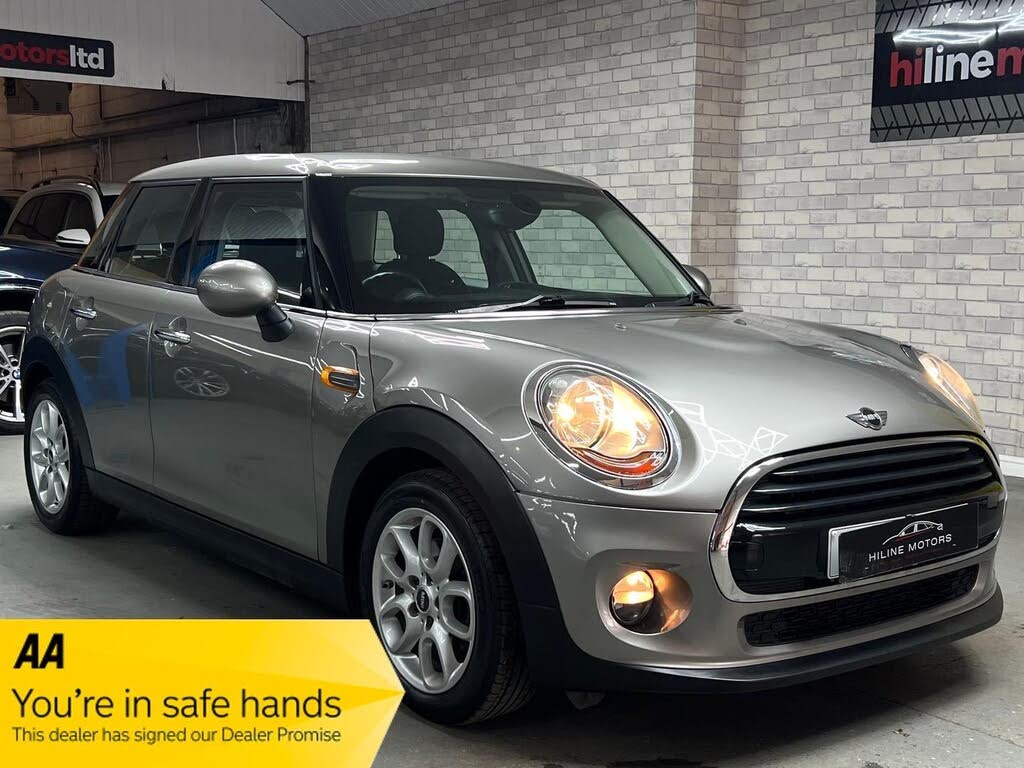 2017 MINI Cooper 1.5 Cooper (s/s) Hatchback 5d