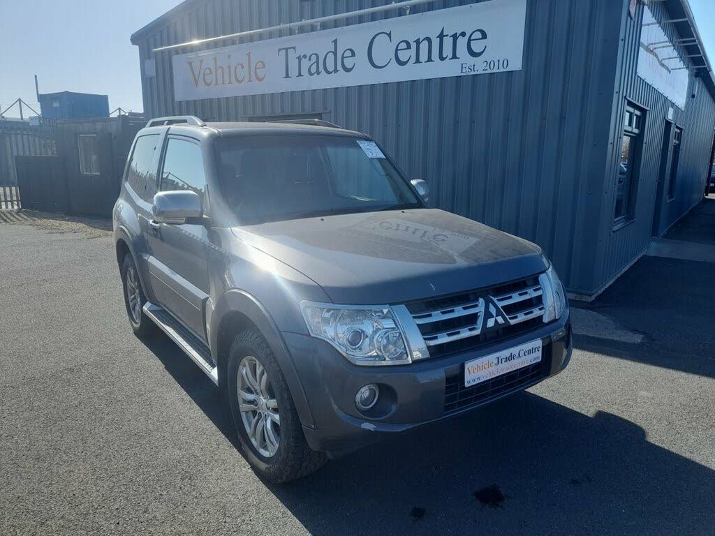 2013 Mitsubishi Shogun 3.2TD Warrior 3.2DI-DC SWB Station Wagon 3d auto