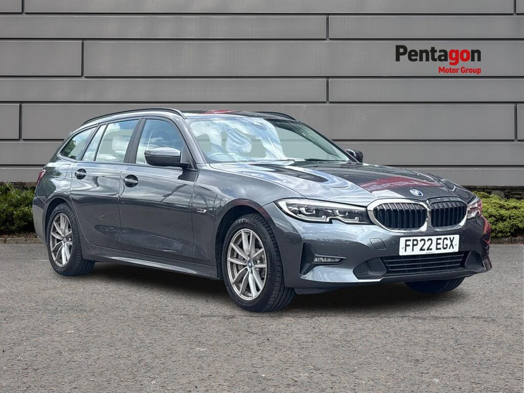 2022 BMW 3 Series 2.0 330e SE Pro Touring 5d