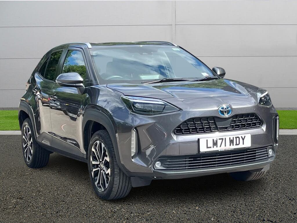 2021 Toyota Yaris 1.5 VVT-i Design (Panoramic Roof)