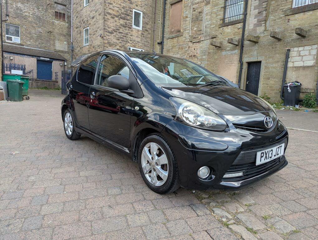 2013 Toyota AYGO 1.0 AYGO Fire 5d