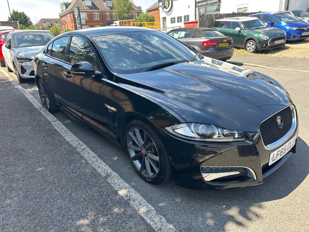 2015 Jaguar XF 2.2TD R-Sport (200ps) Saloon 4d