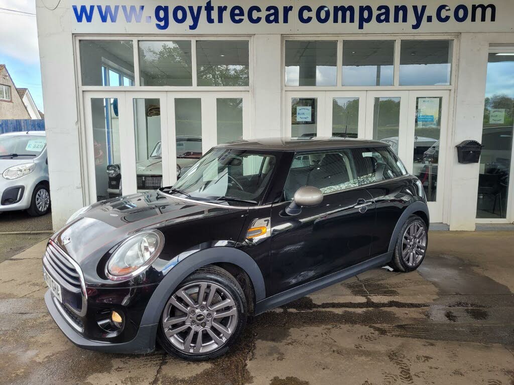 2017 MINI Cooper 1.5 Cooper Seven (Chili) 3d
