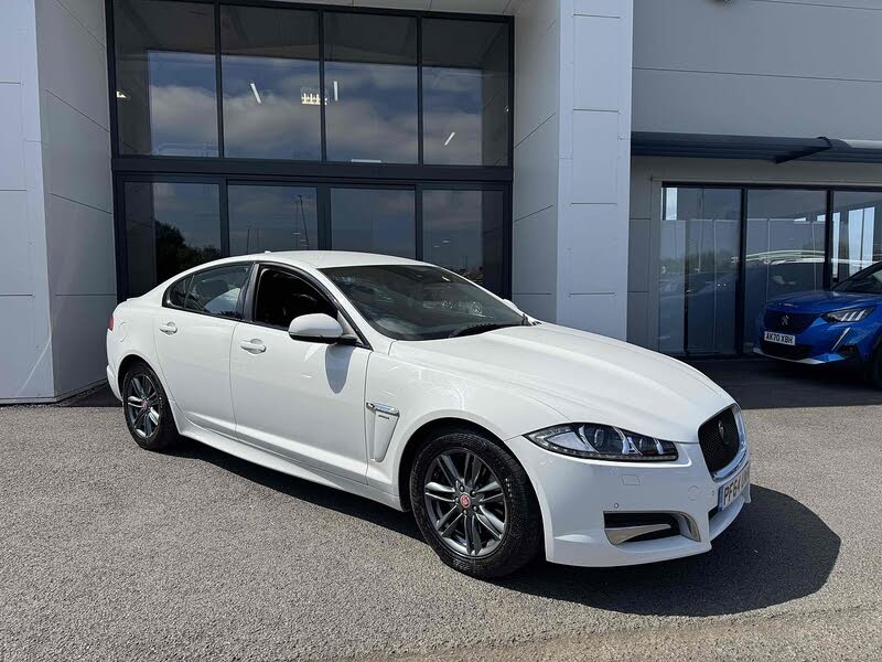 2015 Jaguar XF 2.2TD R-Sport (163ps) Saloon 4d