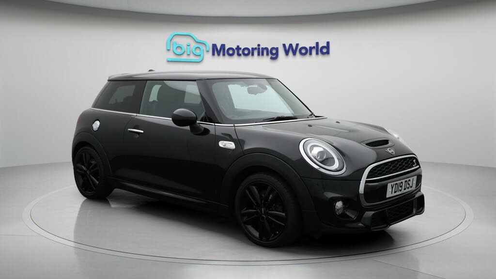 2019 MINI Cooper 2.0 Cooper S Sport (189bhp) Hatchback 3d