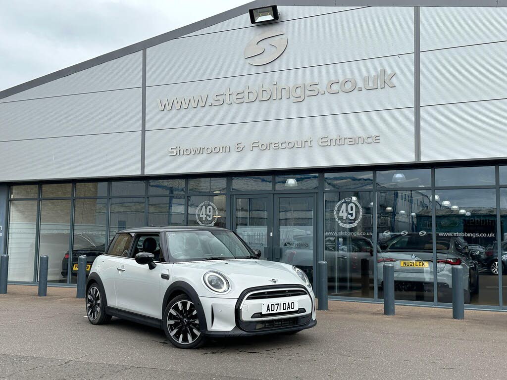 2021 MINI Cooper 1.5 Cooper Exclusive Hatchback 3d