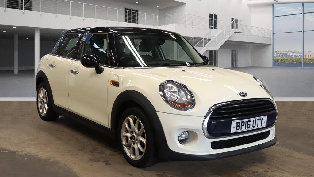 2016 MINI Cooper 1.5TD Cooper D (s/s) Hatchback 5d