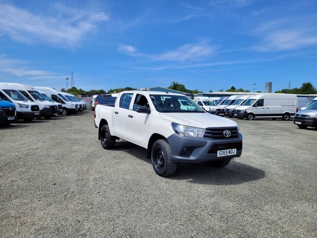 2019 Toyota Hi-Lux 2.4D-4D Active (150hp)(Eu6dT-E) 3.5t Double Pick-Up