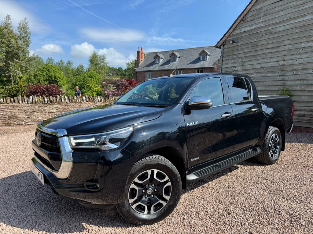 2021 Toyota Hi-Lux 2.4D-4D Invincible (150hp)(Eu6d) auto
