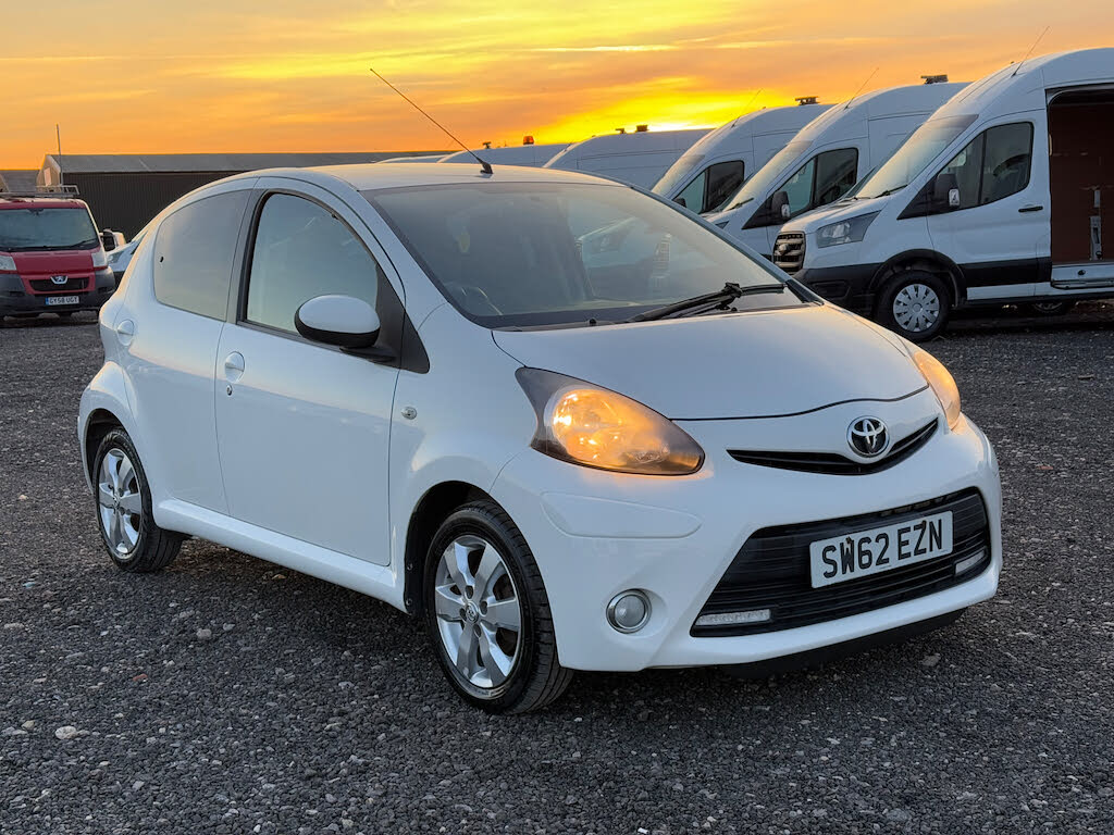 2012 Toyota AYGO 1.0 AYGO Fire 5d