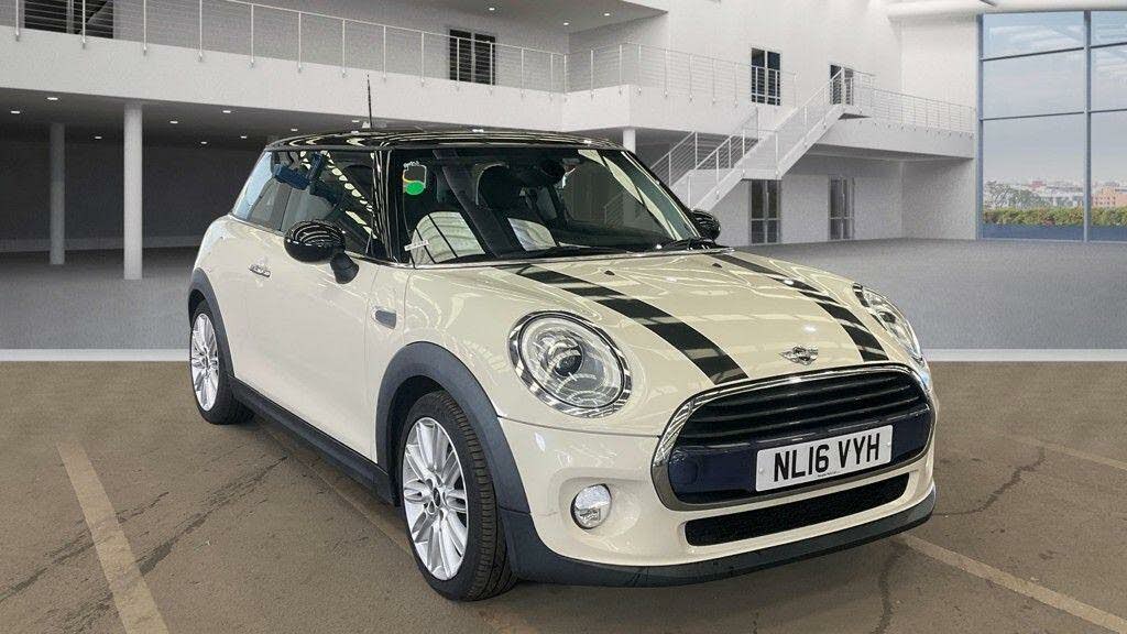 2016 MINI Cooper 1.5 Cooper (s/s) Hatchback 3d