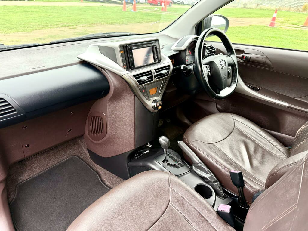 2009 Toyota iQ 1.33 3 (99bhp) CVT
