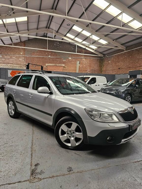 2013 Skoda Octavia 2.0TD Scout CR (140bhp)