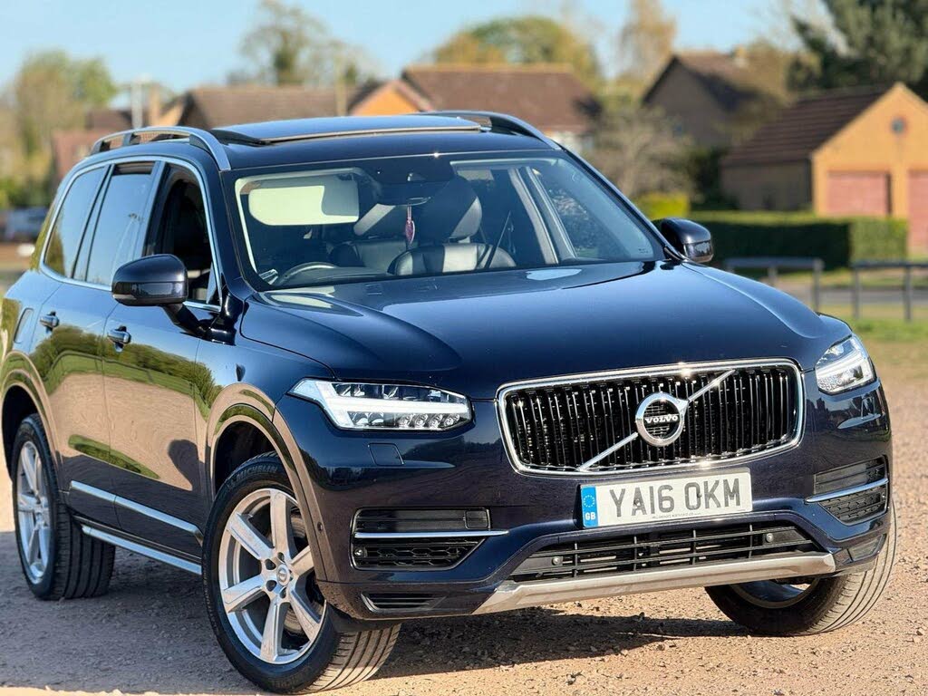 2016 Volvo XC90 2.0 T8 Momentum