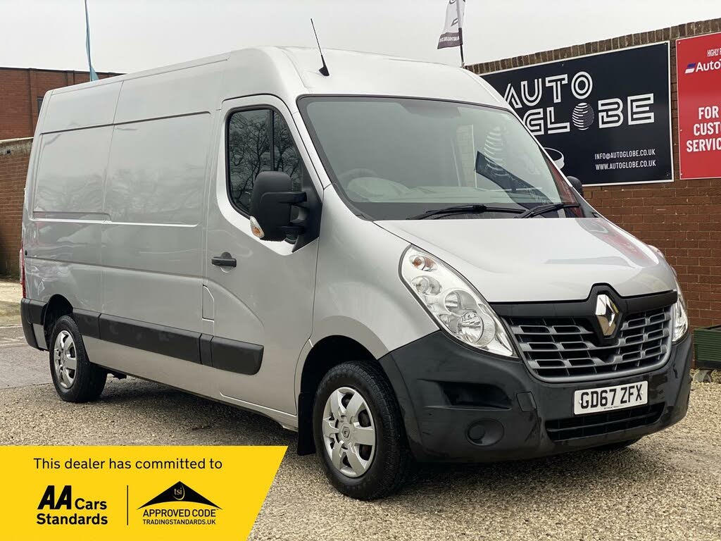 2018 Renault Master 2.3dCi MM35 130 Business+ Medium Roof Panel Van