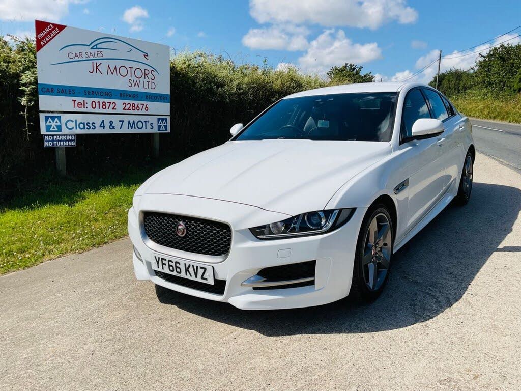 2016 Jaguar XE 2.0d R-Sport (180ps)