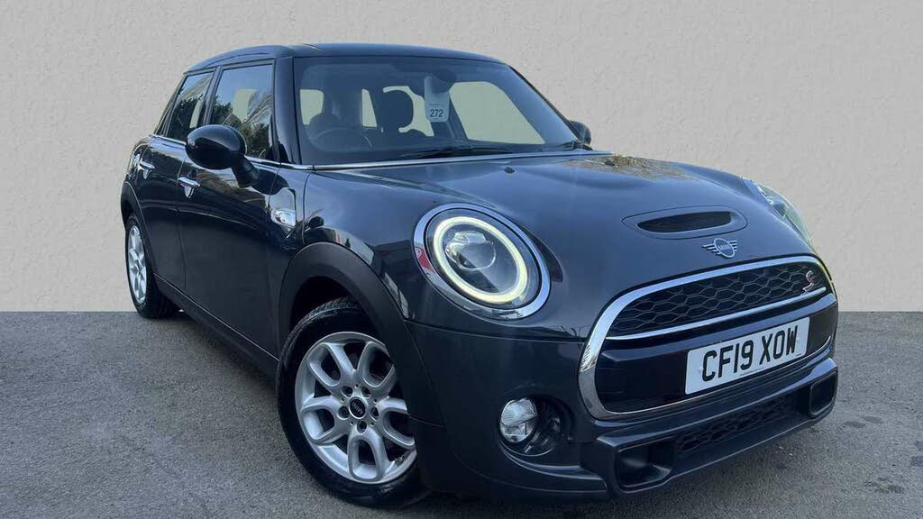 2019 MINI Cooper 2.0 Cooper S Classic (189bhp) Hatchback 5d