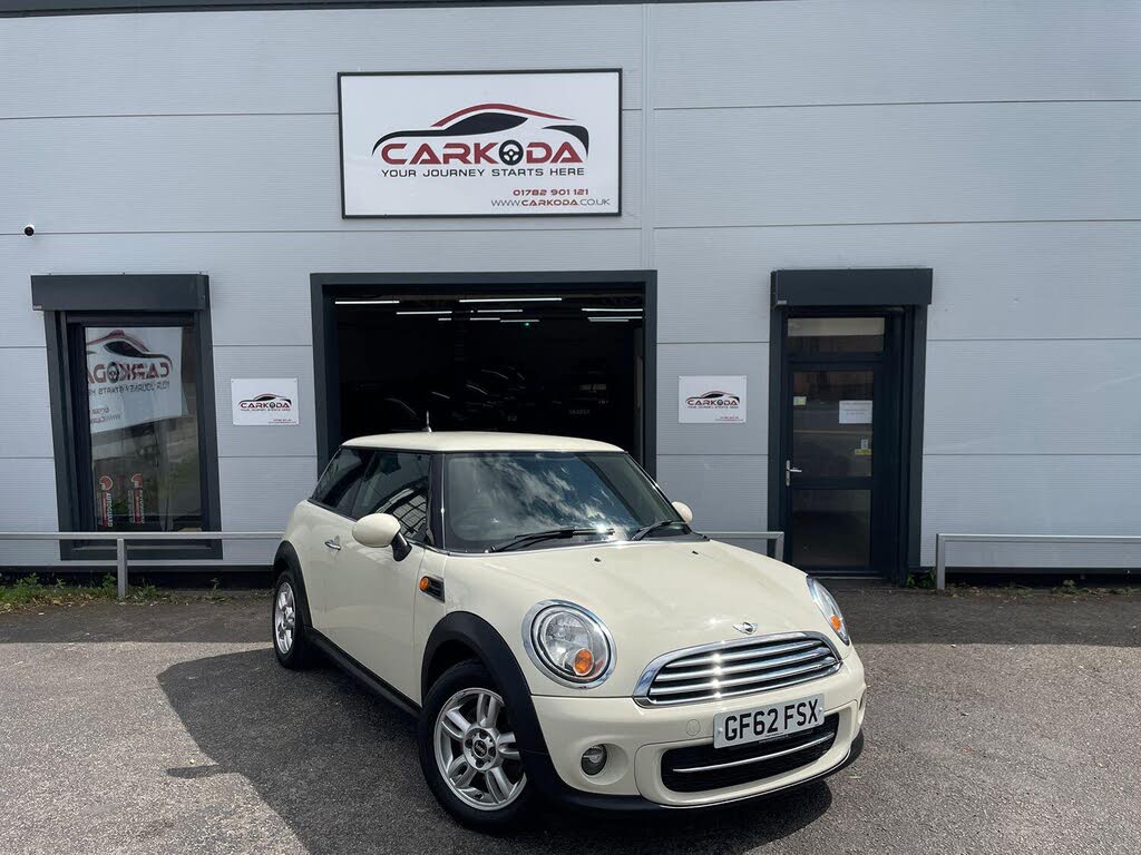 2012 MINI Cooper 1.6TD Cooper D (112bhp) Hatchback 3d