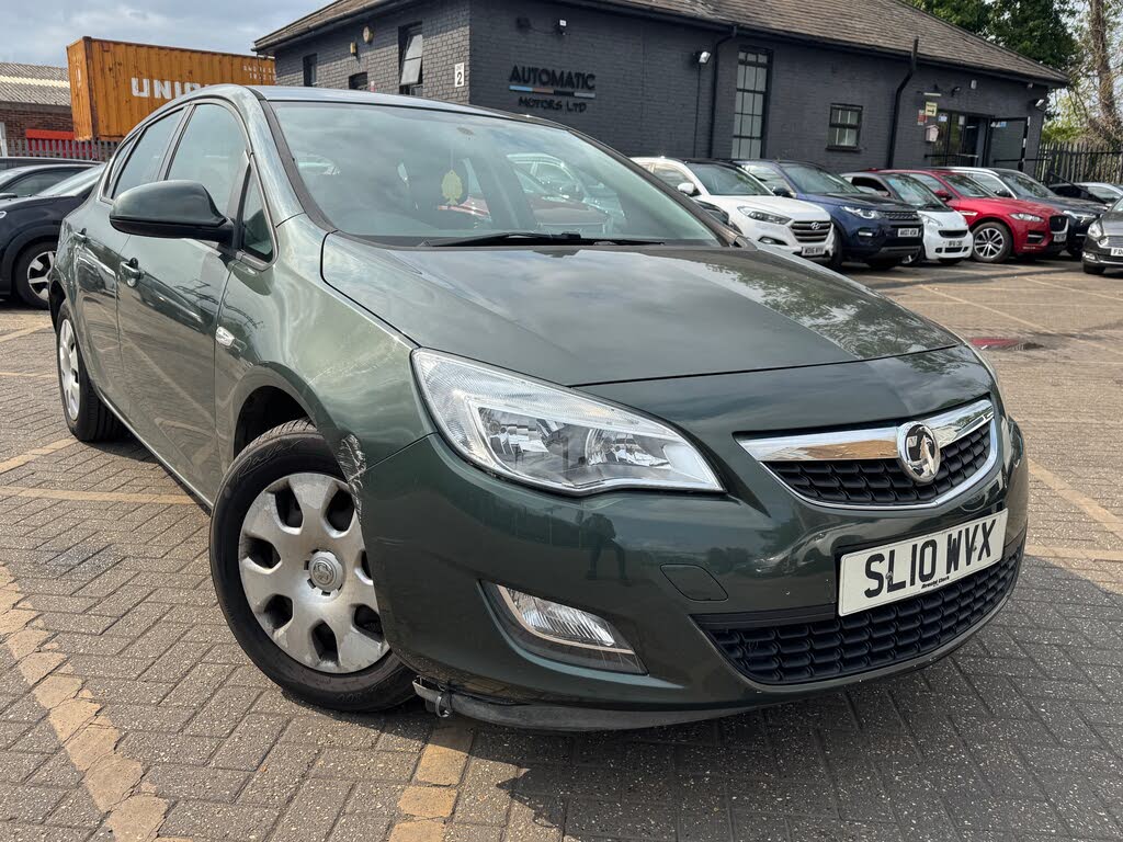 2010 Vauxhall Astra 1.6 Exclusiv (113bhp) Hatchback 5d