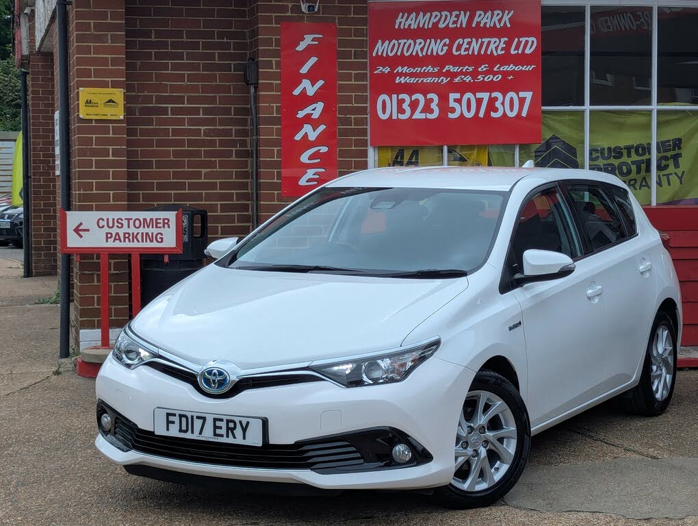 2017 Toyota Auris 1.8 VVT-i HSD Business Edition (TSS) Hatchback