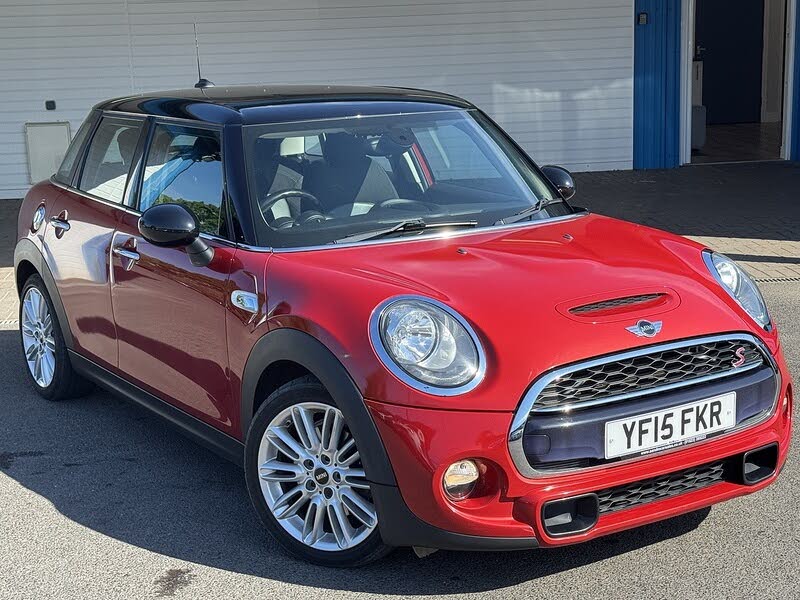 2015 MINI Cooper 2.0 Cooper S (Chili) 5d
