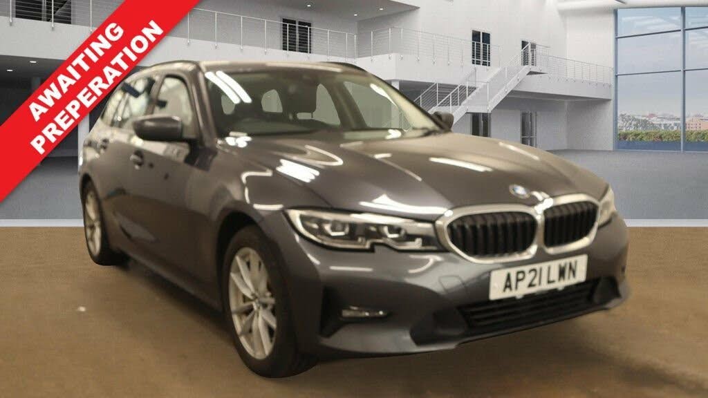 2021 BMW 3 Series 2.0 330e SE Pro Touring 5d