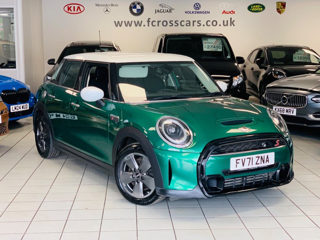 2022 MINI Cooper 2.0 Cooper S Classic Hatchback 5d Auto