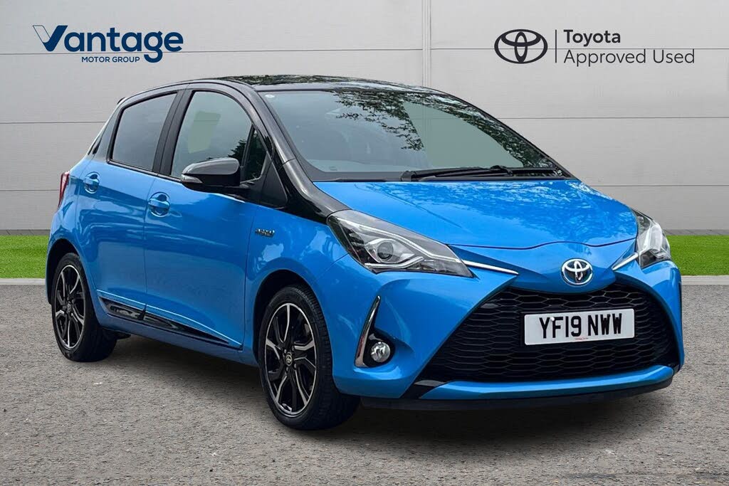 2019 Toyota Yaris 1.5 VVT-i Red Bi-Tone Hybrid