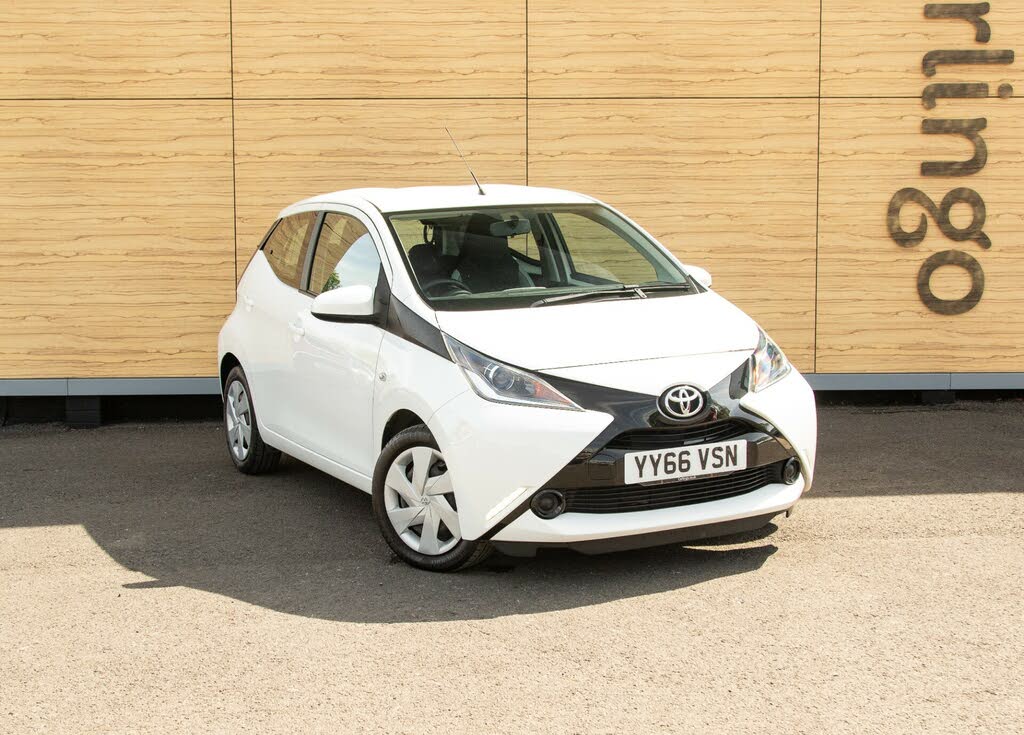 2015 Toyota AYGO 1.0 VVT-i x-play 5d x-shift