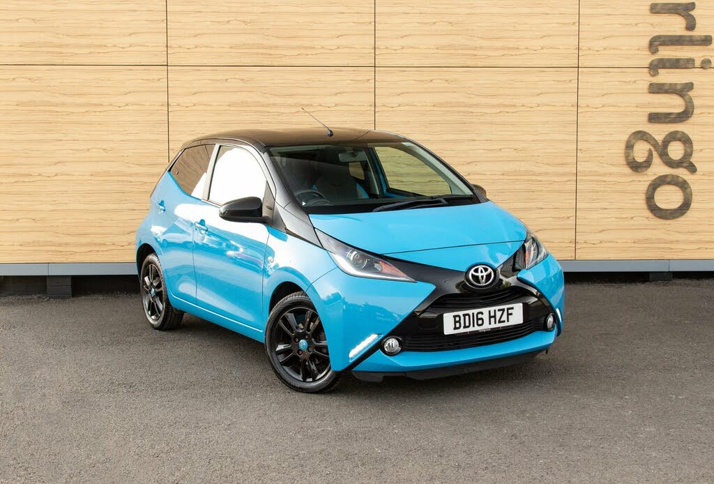 2016 Toyota AYGO 1.0 VVT-i x-cite 2 (Cyan) 5d x-shift
