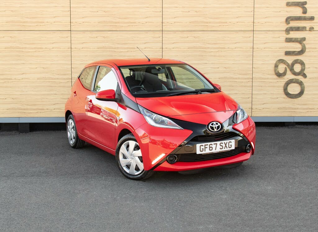 2017 Toyota AYGO 1.0 VVT-i x-play (71bhp) 5d