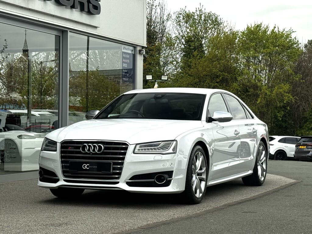 2016 Audi S8 4.0 TFSI quattro (520ps)