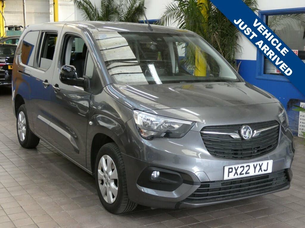 2022 Vauxhall Combo Life 1.5 SE XL (100ps)
