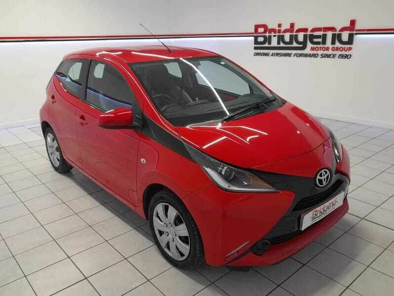 2017 Toyota AYGO 1.0 VVT-i x-play (71bhp) 5d x-shift