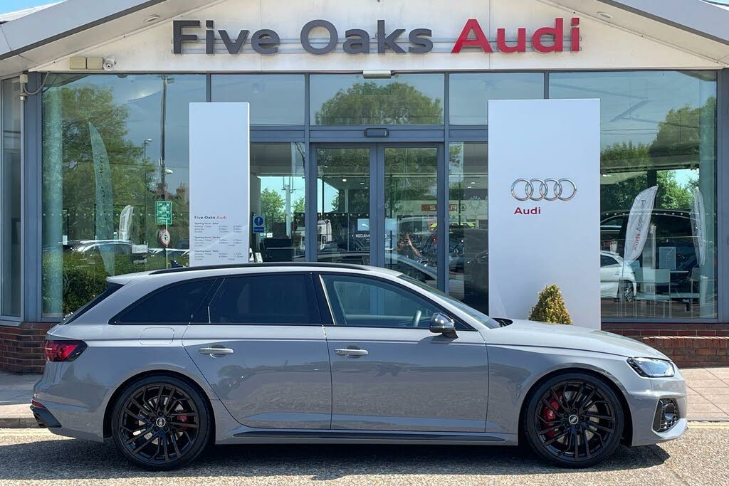 2024 Audi RS4 Avant 2.9 TFSI Carbon Black