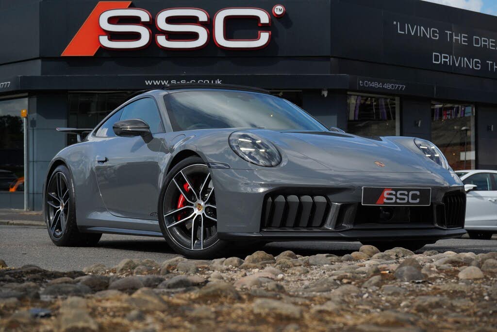 2024 Porsche 911 3.0 Carrera 4 GTS (541ps) Coupe 3591cc PDK