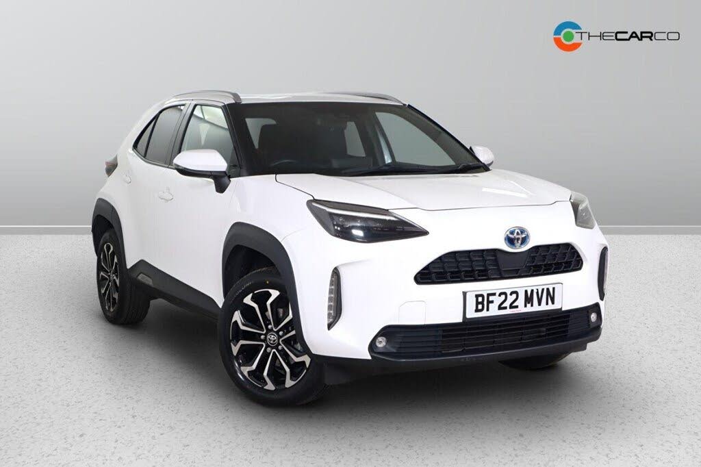 2022 Toyota Yaris 1.5 VVT-i Design (Panoramic Roof)