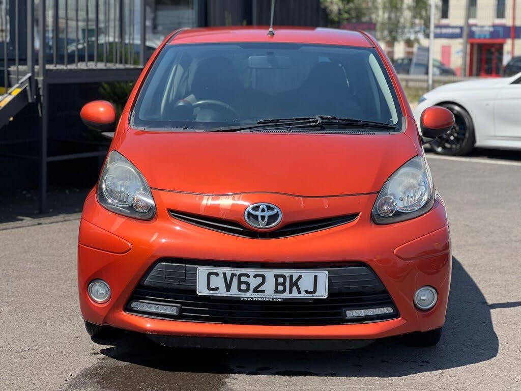 2012 Toyota AYGO 1.0 AYGO Fire 3d