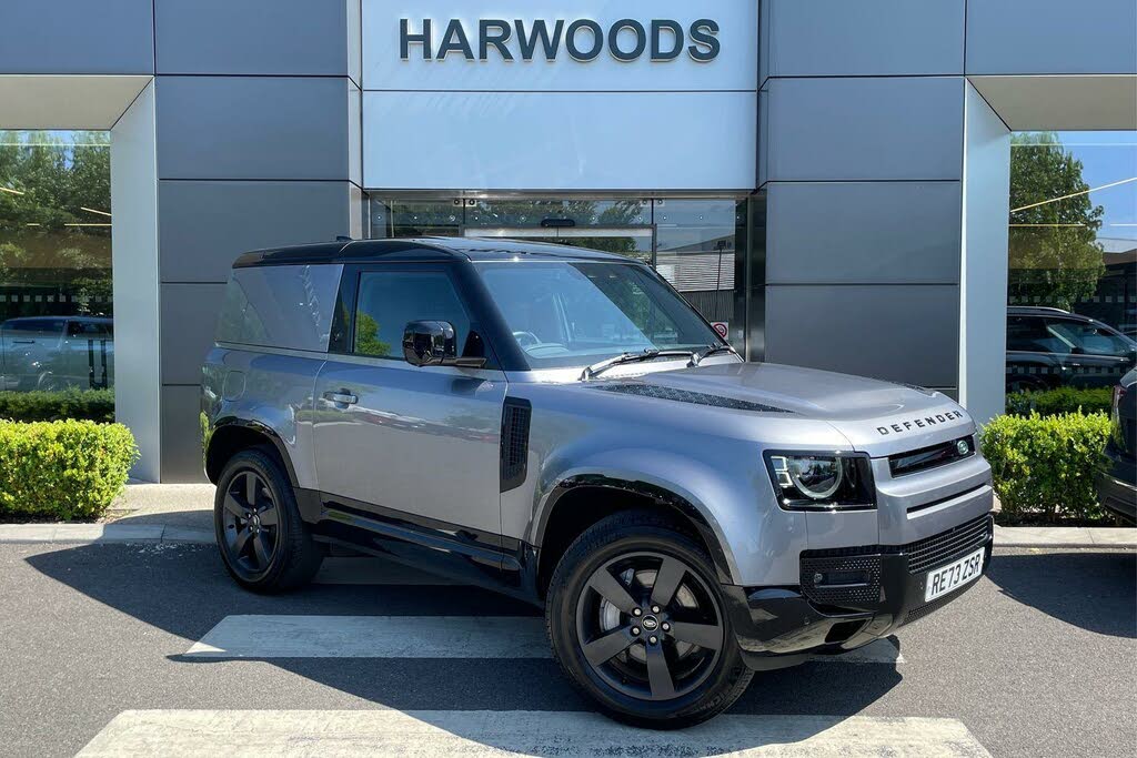 2024 Land Rover 90 Defender 3.0 D300 Hard Top X-Dynamic HSE 90