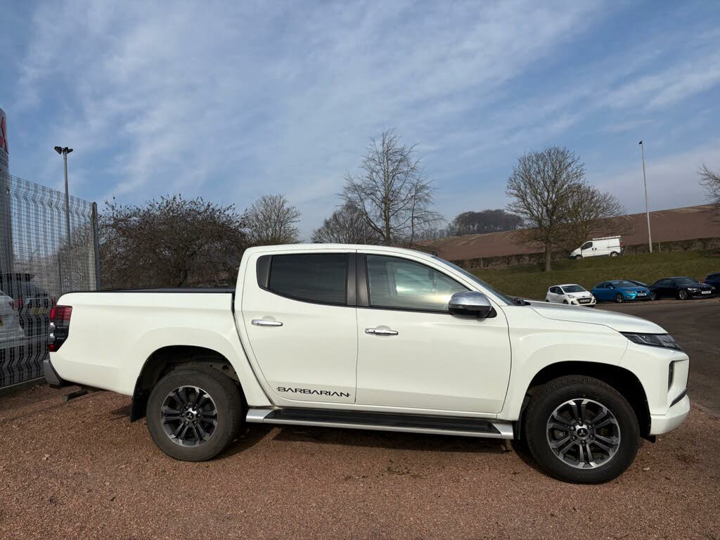 2021 Mitsubishi L200 2.2DI-D Barbarian auto
