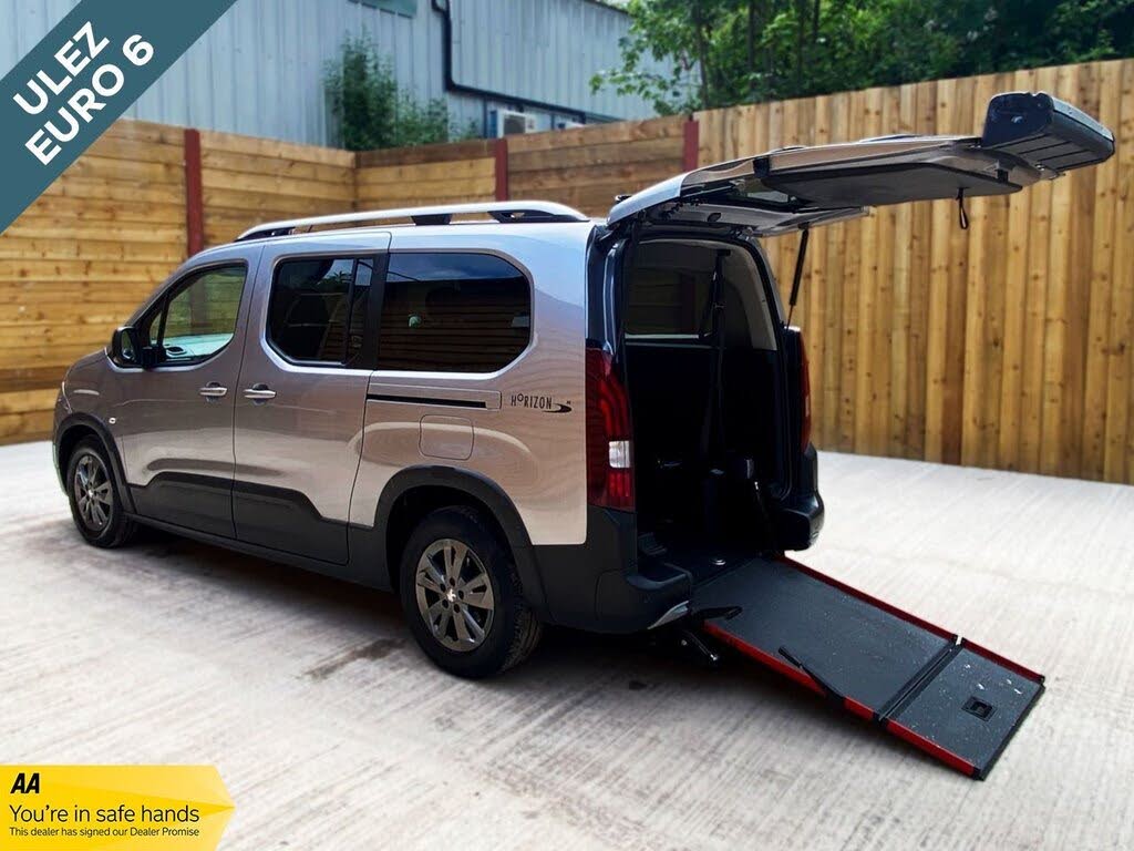 2022 Peugeot Rifter 1.2 PureTech Allure (130bhp) (Long)(s/s)(7 Seats) EAT8