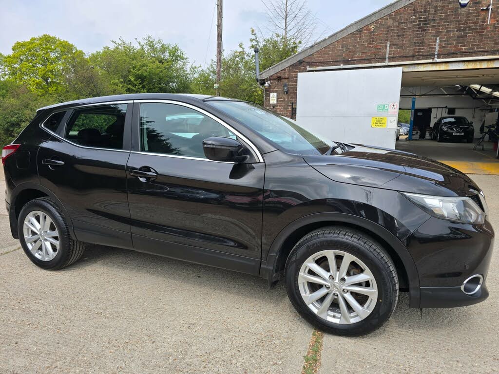 2015 Nissan Qashqai 1.2 Acenta DIG-T (115ps) (Smart Vision Pack)