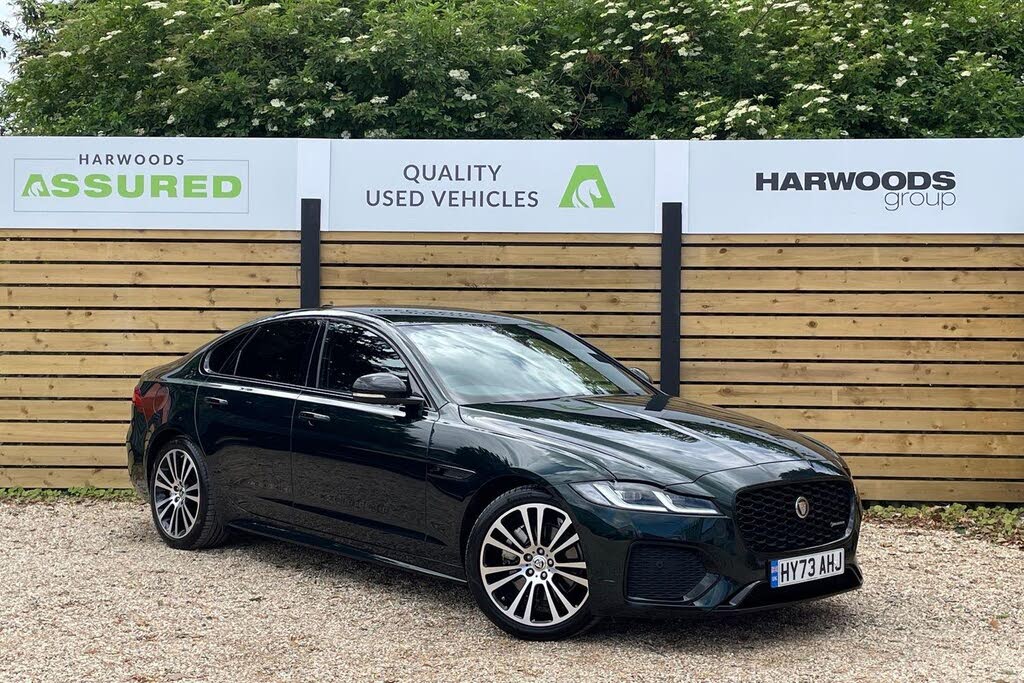2023 Jaguar XF 2.0 D200 R-Dynamic SE Black Saloon 4d