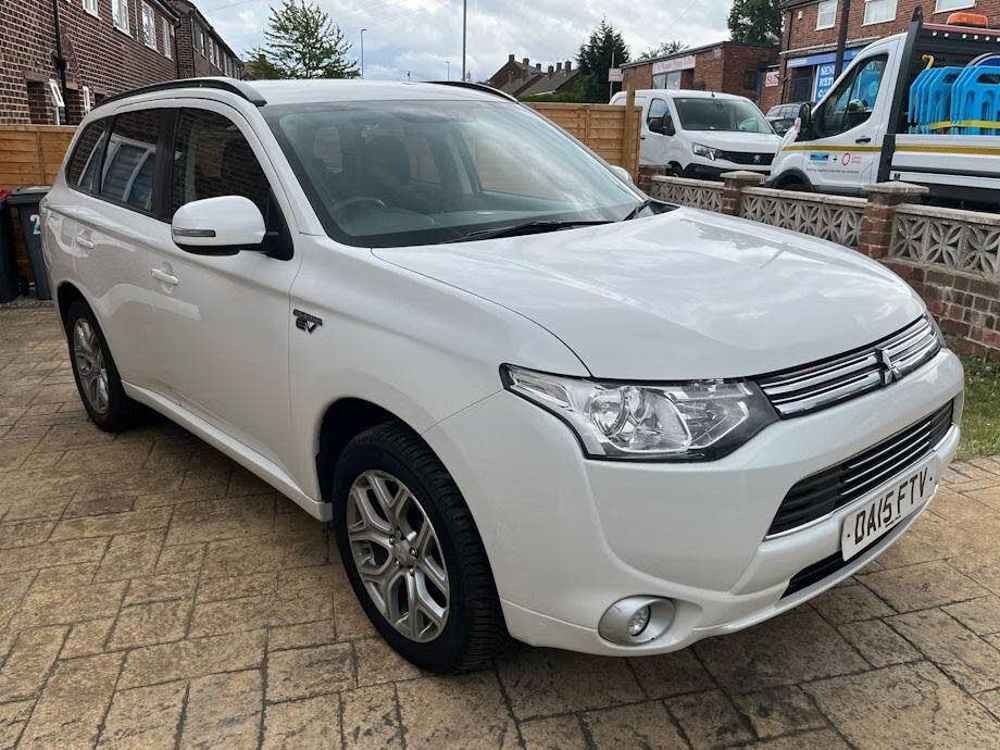 2015 Mitsubishi Outlander 2.0 GX3h (5st)
