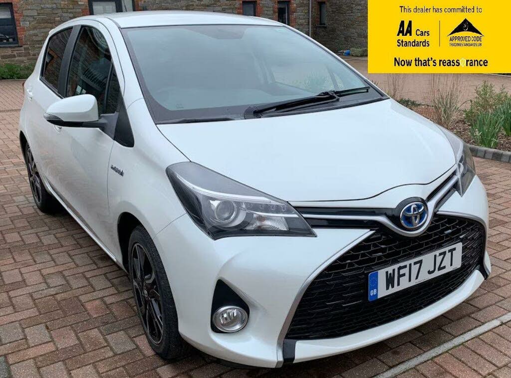 2017 Toyota Yaris 1.5 VVT-i Design (Bi-Tone) Hybrid