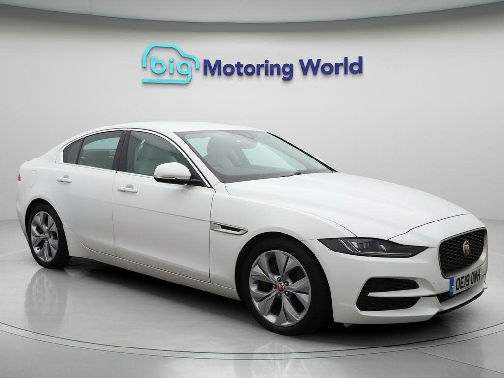 2019 Jaguar XE 2.0i S